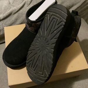 Size 9 Ugg Classic Mini Sequin Stars.